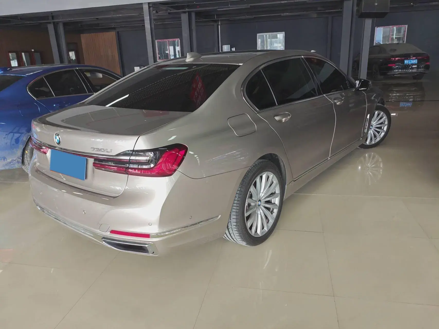 2021 BMW 7 thumbnail 2