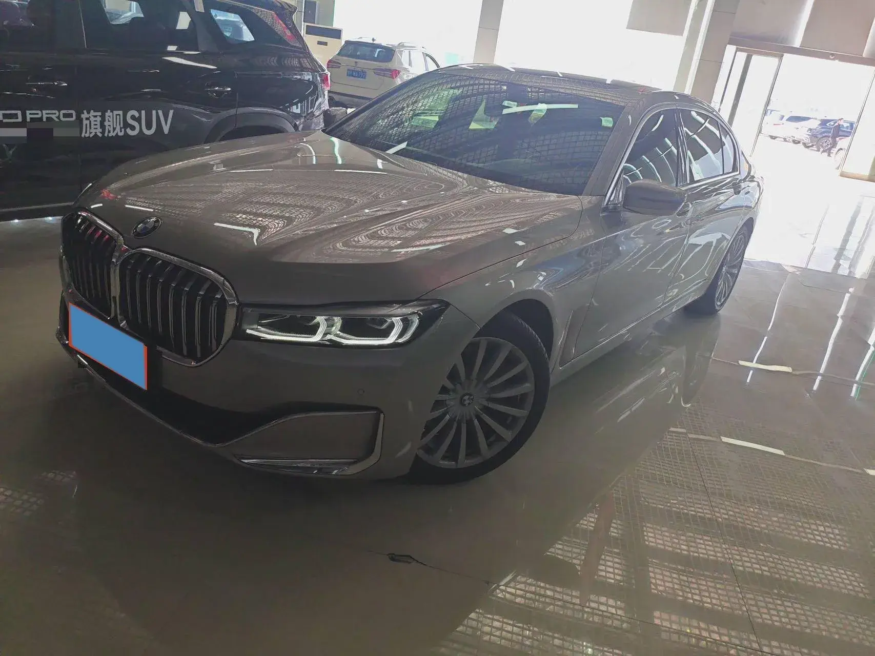2021 BMW 7 view 1
