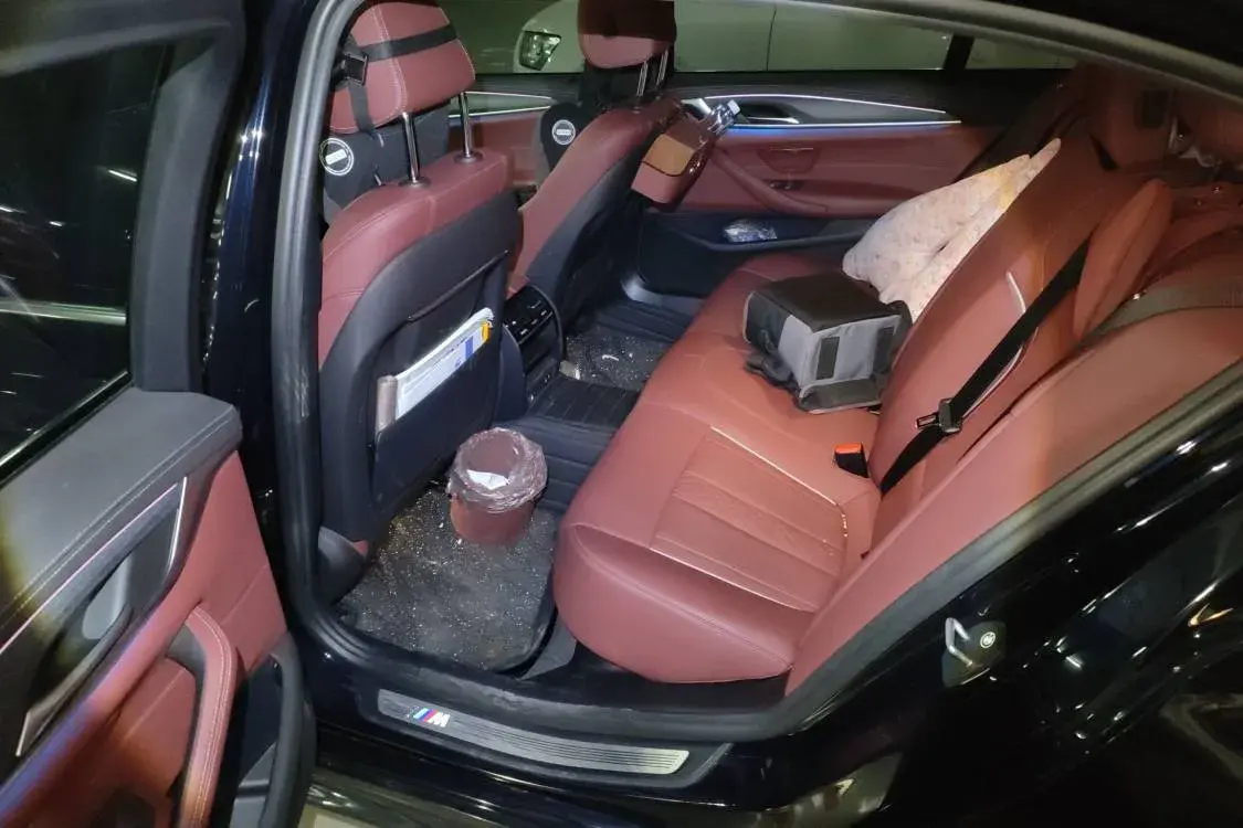 2022 BMW 5 thumbnail 3