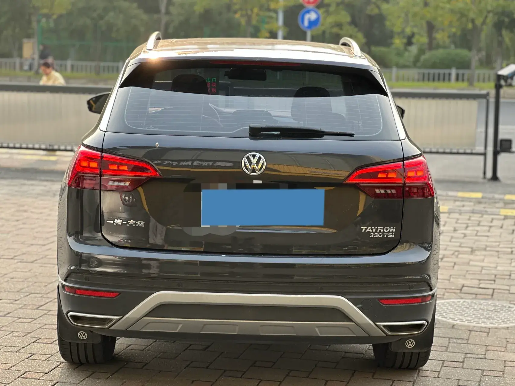 2019 VOLKSWAGEN TAYRON thumbnail 3