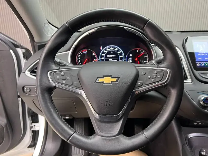 2022 CHEVROLET MALIBU thumbnail 3