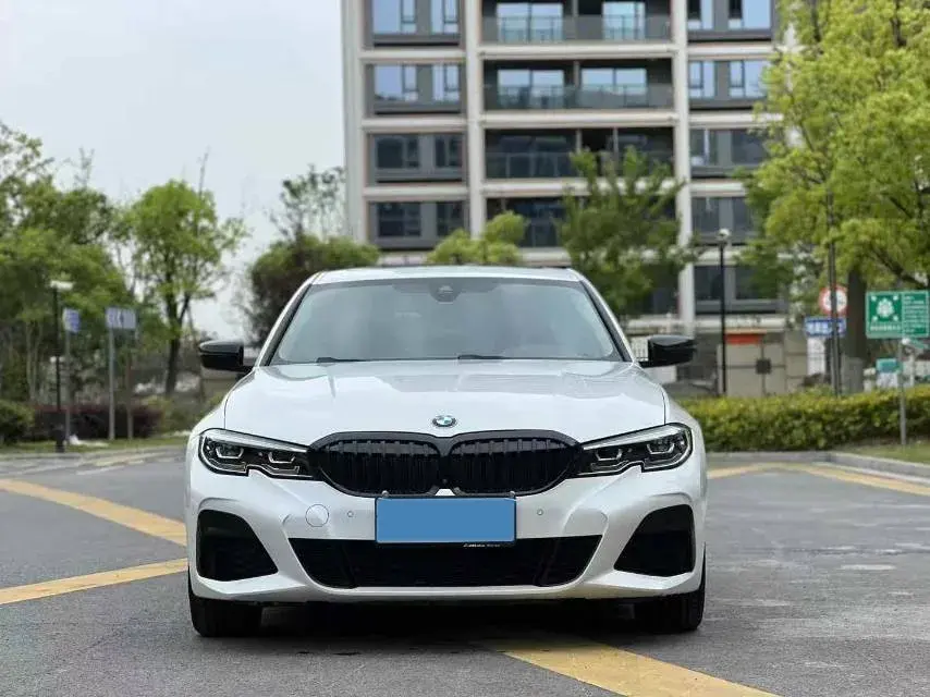 2020 BMW 3 thumbnail 2