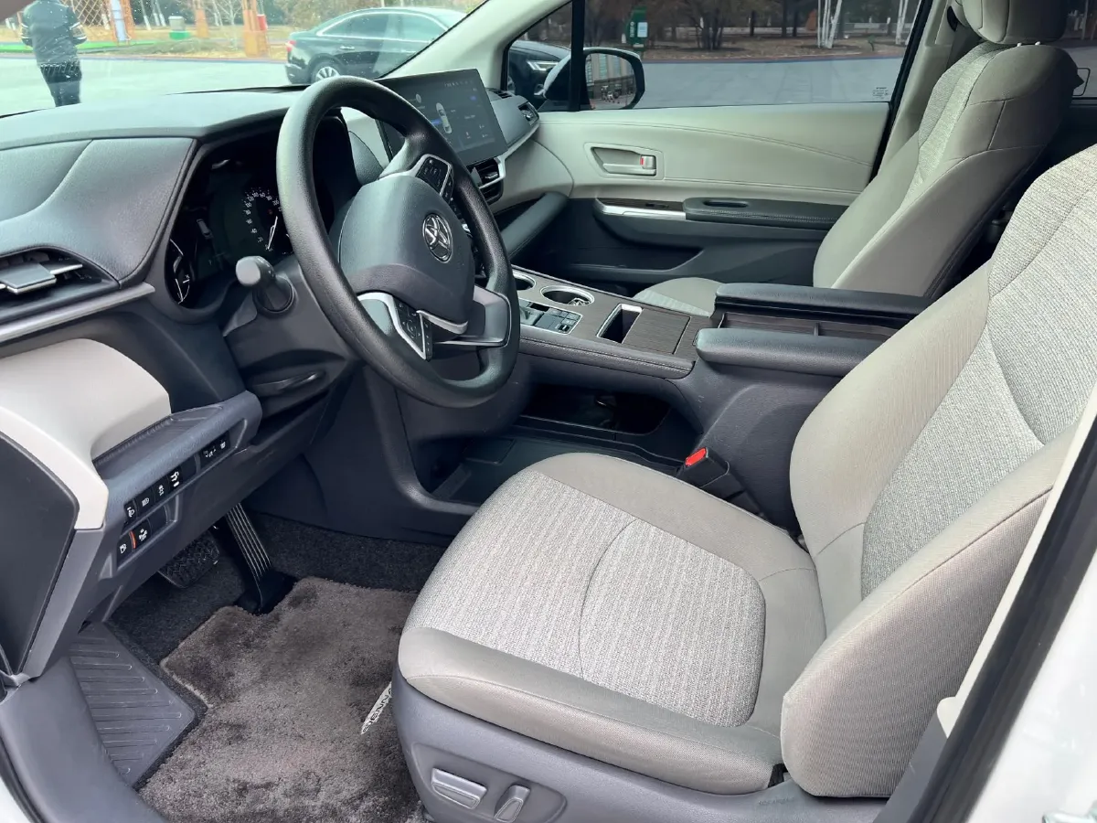 2023 Toyota Sienna 2.5L 189HP L4 E-CVT Hybrid,autocango,china used car exporter,china ev exporter,chinese used car exporter,chinese used ev exporter