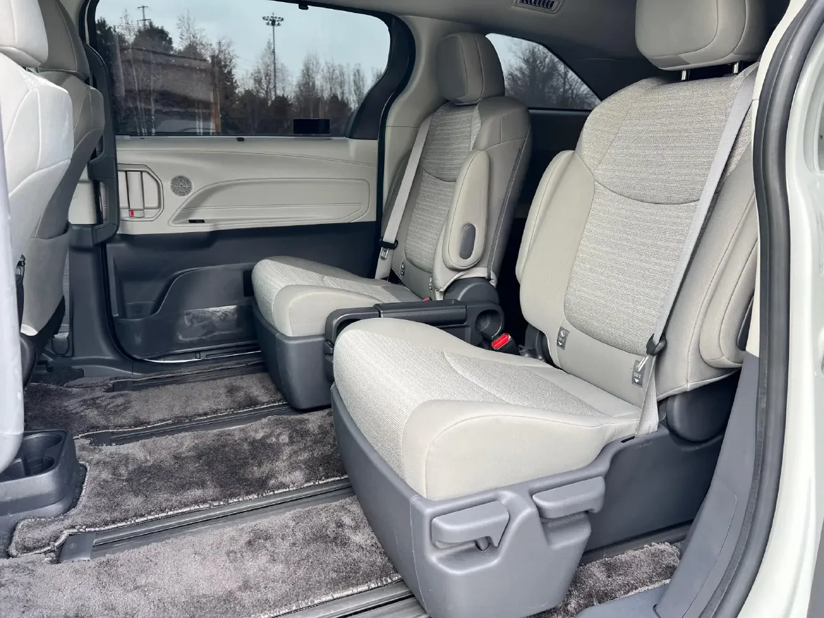 2023 Toyota Sienna 2.5L 189HP L4 E-CVT Hybrid,autocango,china used car exporter,china ev exporter,chinese used car exporter,chinese used ev exporter