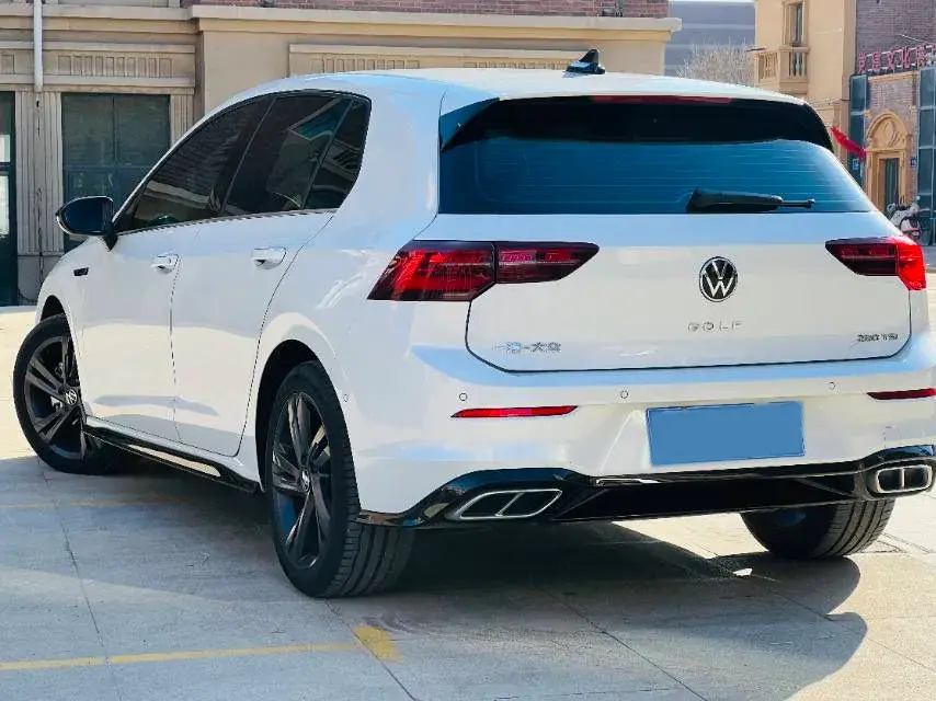 2023 VOLKSWAGEN GOLF thumbnail 4