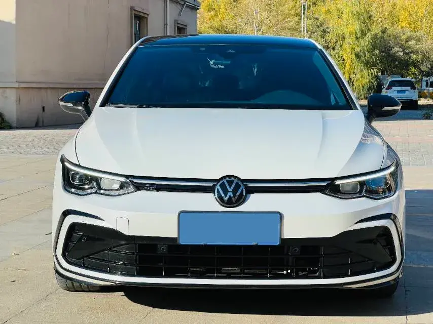 2023 VOLKSWAGEN GOLF thumbnail 3