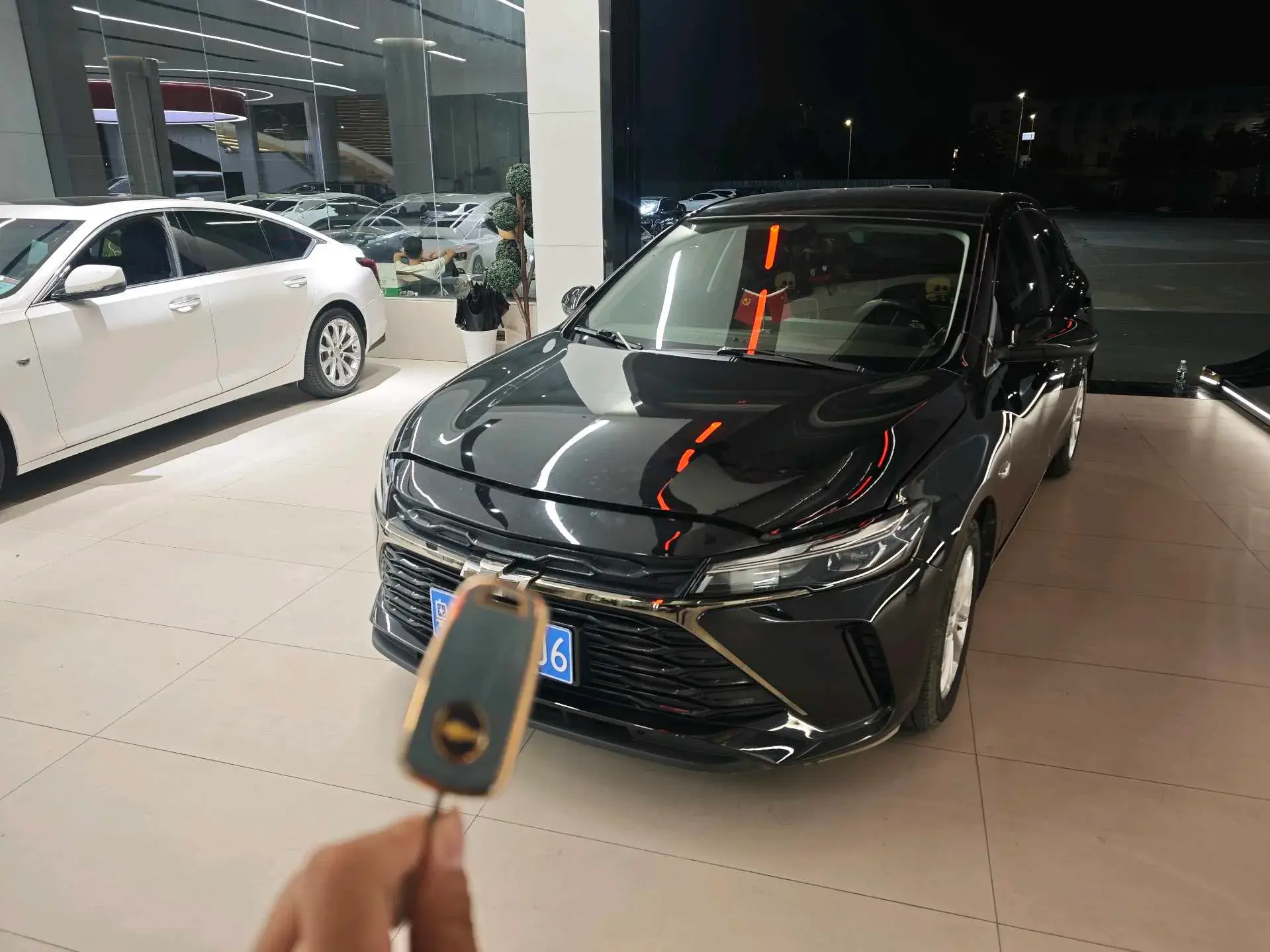 2023 CHEVROLET MONZA view 1