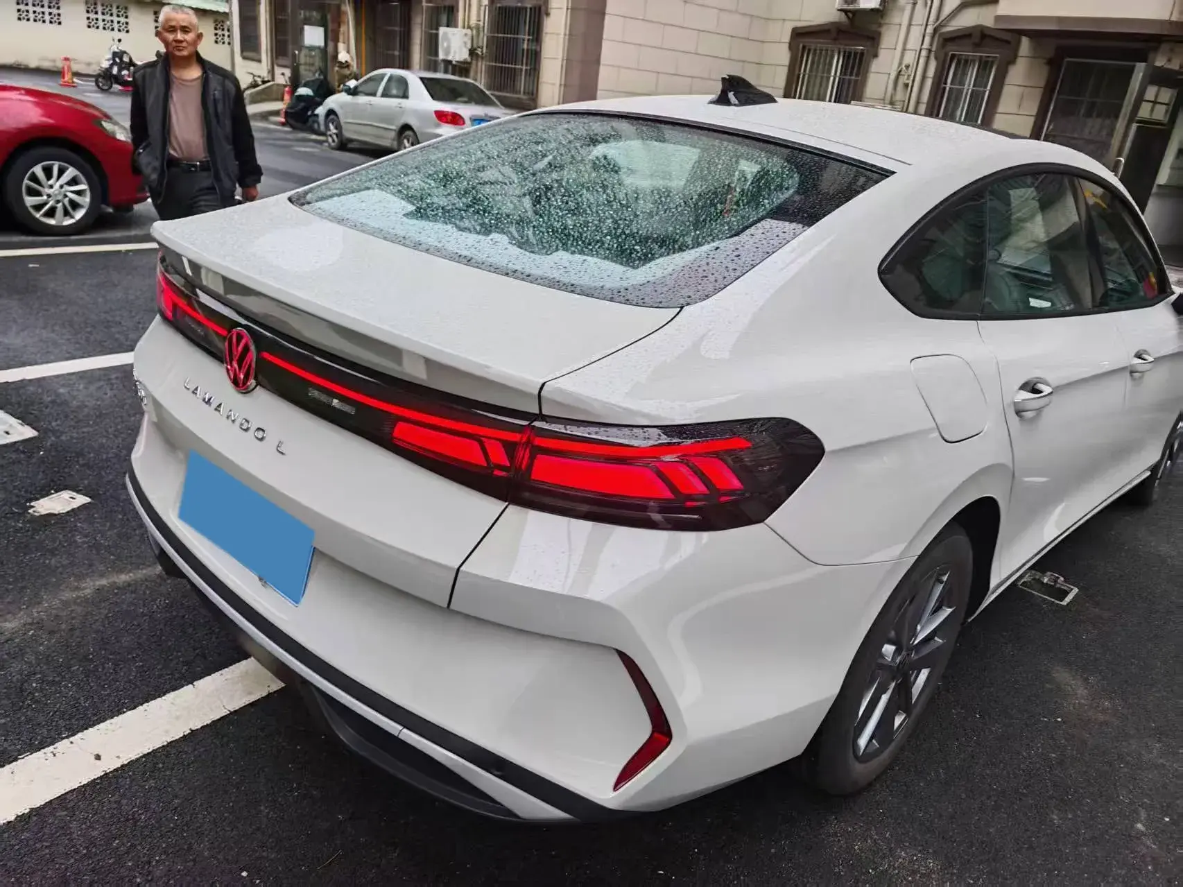 2023 VOLKSWAGEN LAMANDO thumbnail 2