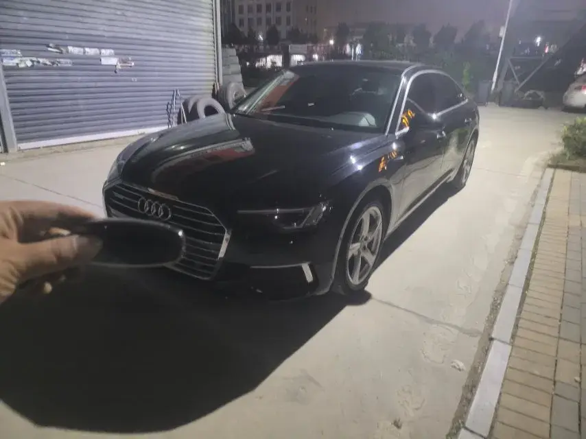 2022 AUDI A6L view 1