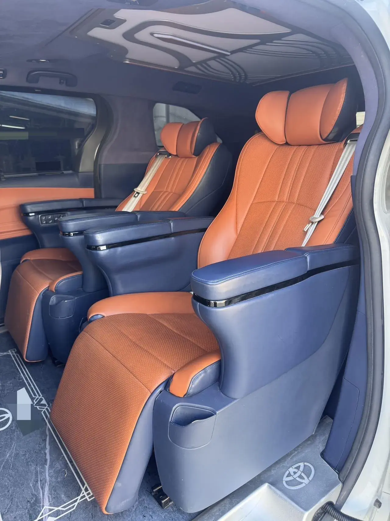 2023 TOYOTA SIENNA thumbnail 3