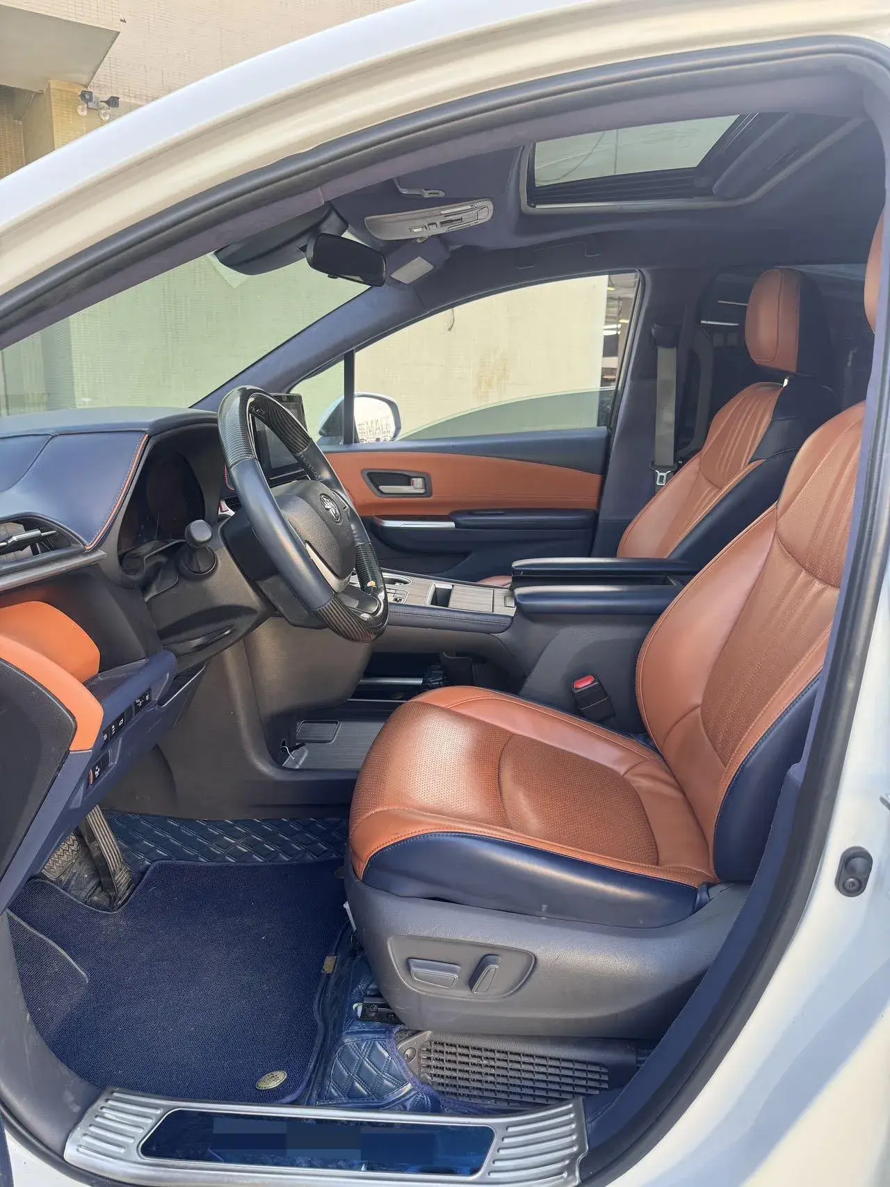 2023 TOYOTA SIENNA thumbnail 2