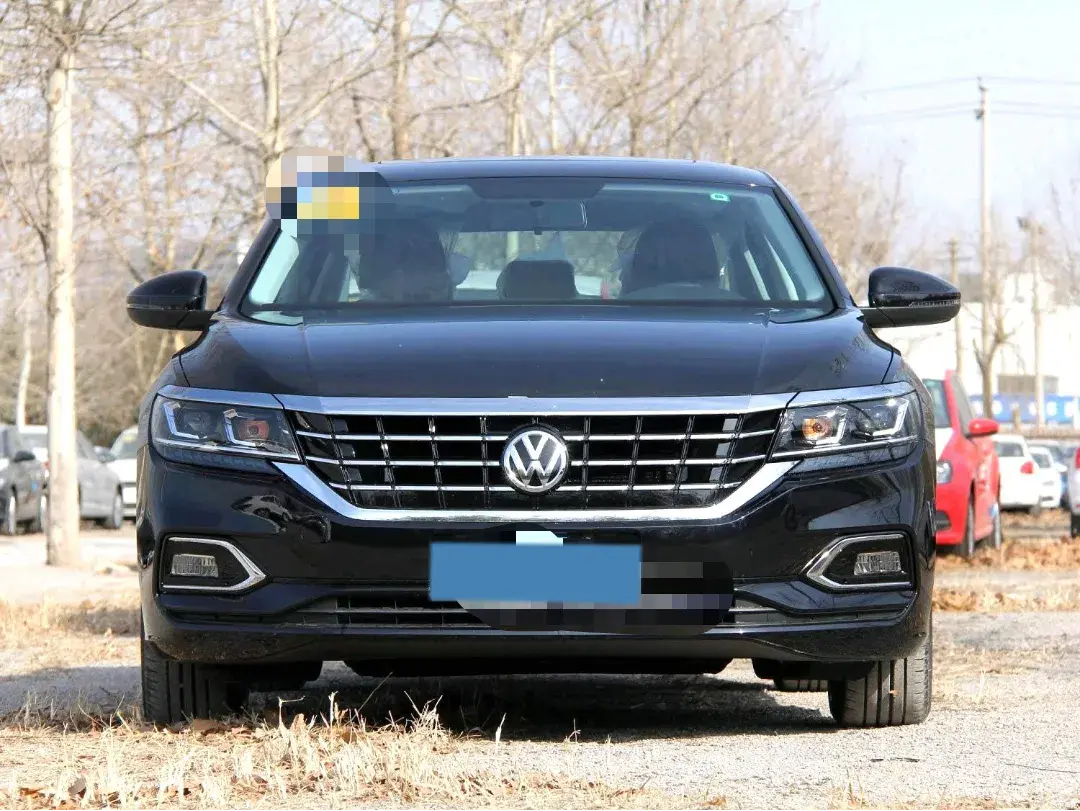 2019 VOLKSWAGEN PASSAT thumbnail 2