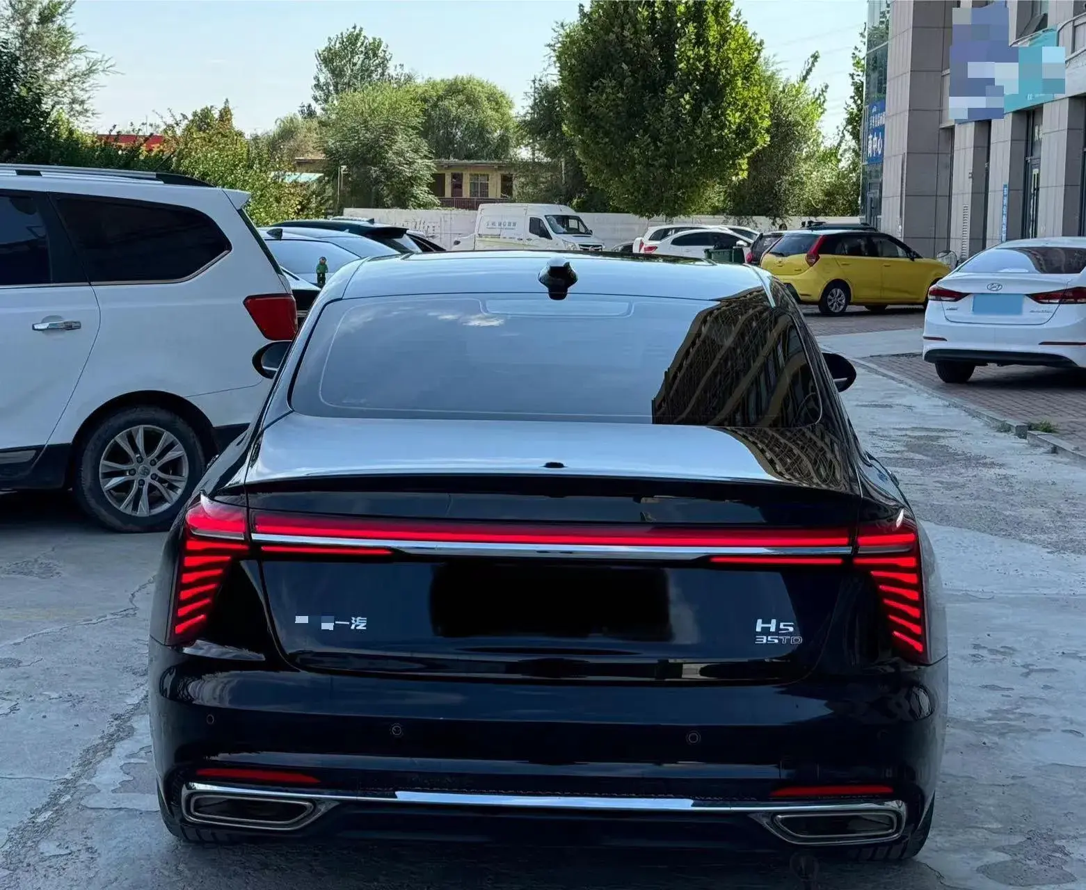 2024 HONGQI H5 thumbnail 4