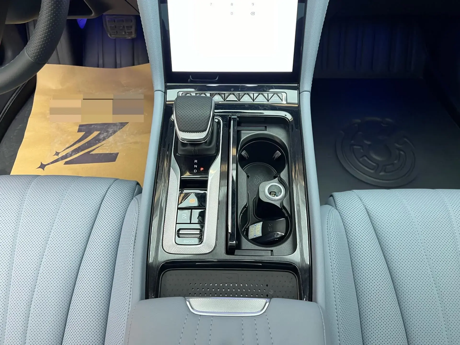 2025 HONGQI H5 thumbnail 4