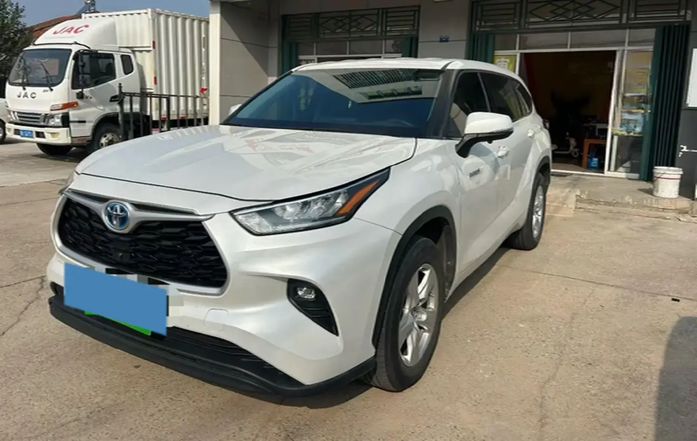 2022 Toyota Highlander 2.5L 192HP L4 E-CVT Hybrid