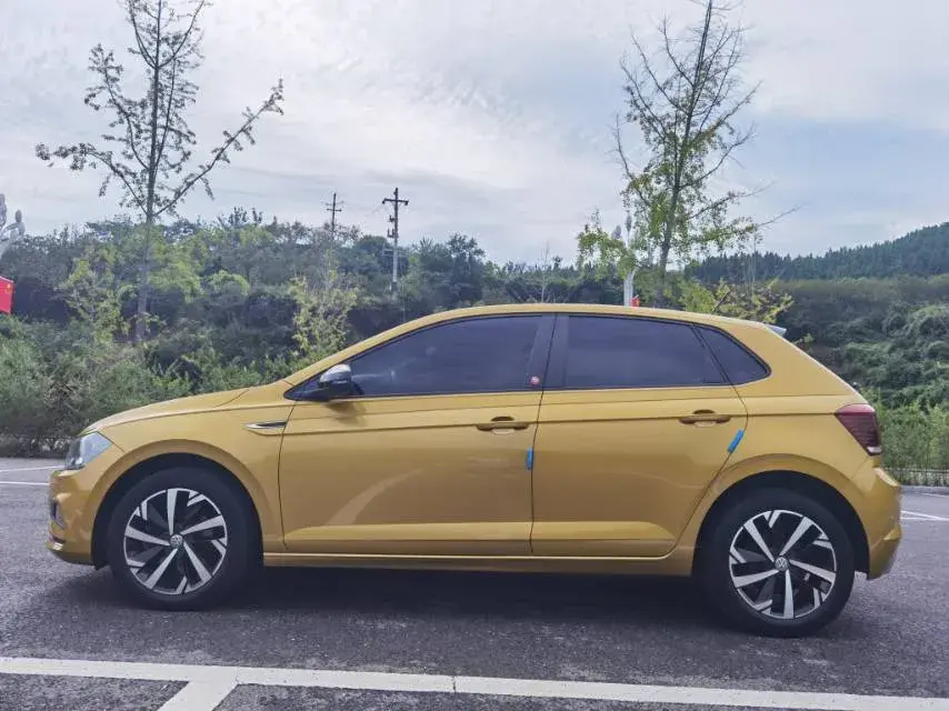 2019 VOLKSWAGEN POLO thumbnail 4