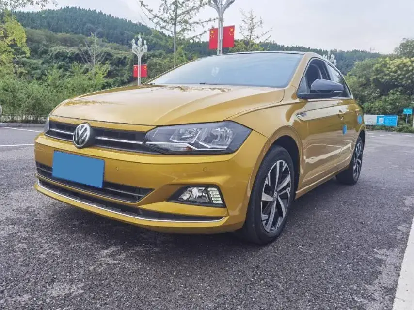 2019 VOLKSWAGEN POLO view 1