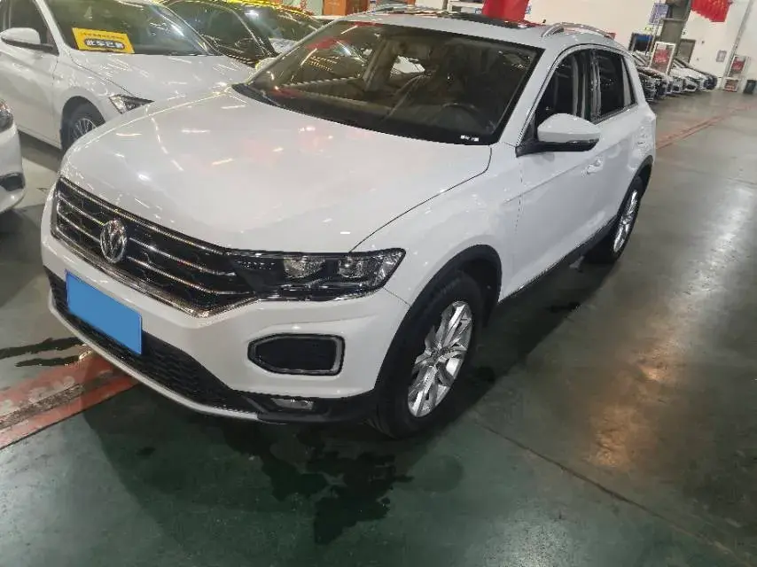2018 VOLKSWAGEN T-ROC view 1