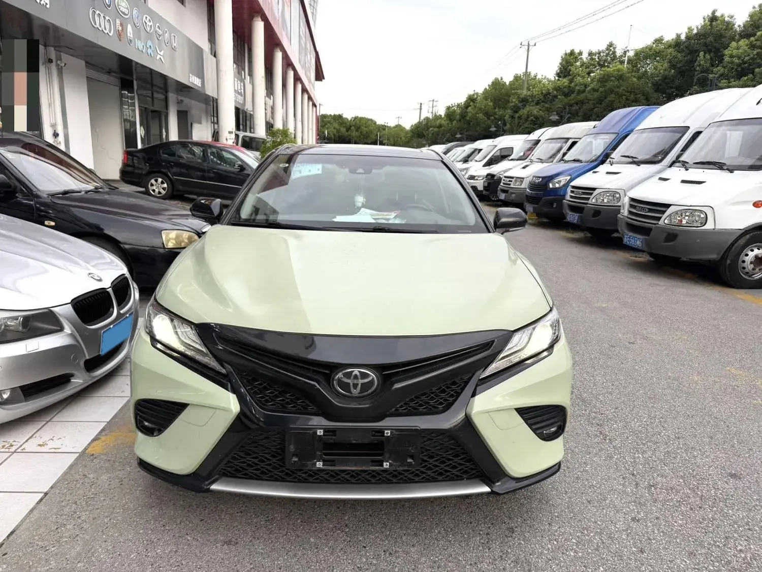 2019 TOYOTA CAMRY thumbnail 3
