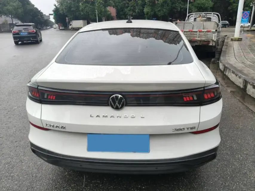 2022 VOLKSWAGEN LAMANDO thumbnail 4