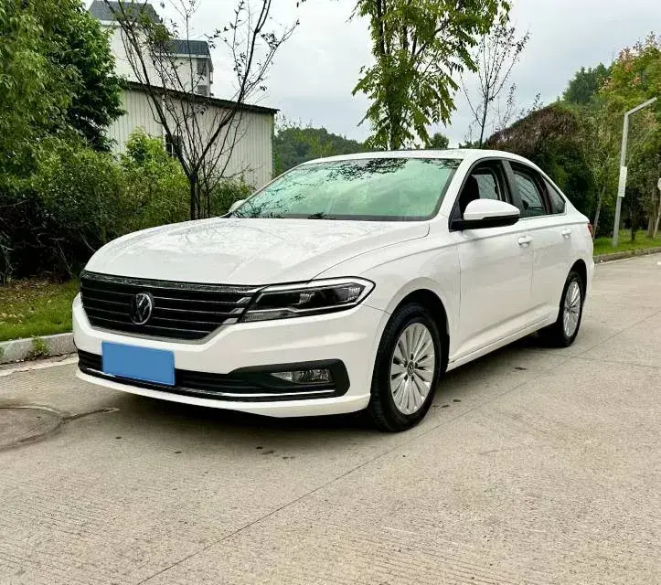 2021 VOLKSWAGEN LAVIDA view 1