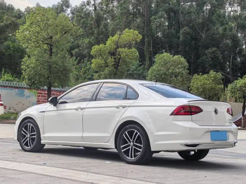 2021 VOLKSWAGEN LAMANDO thumbnail 4