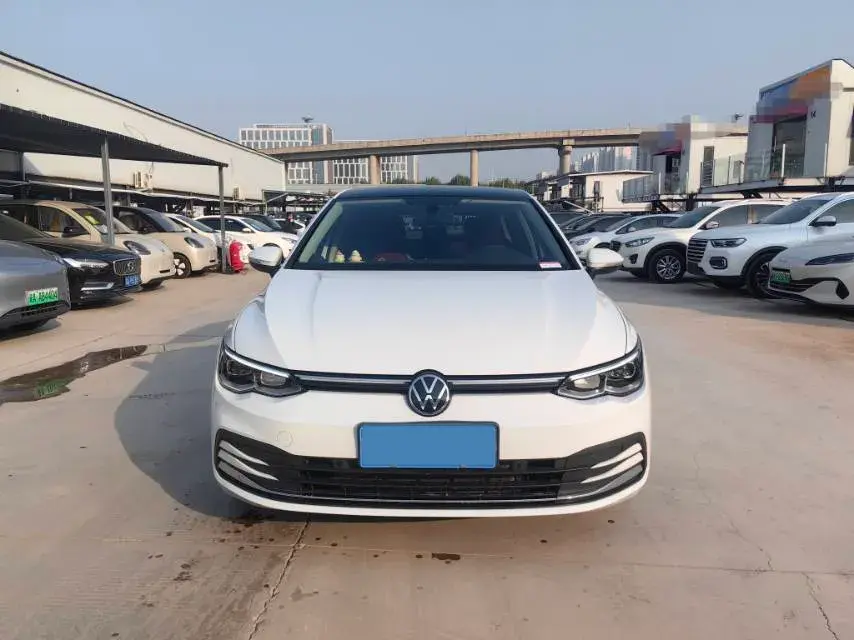 2021 VOLKSWAGEN GOLF thumbnail 2