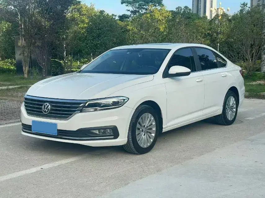 2018 VOLKSWAGEN LAVIDA view 1