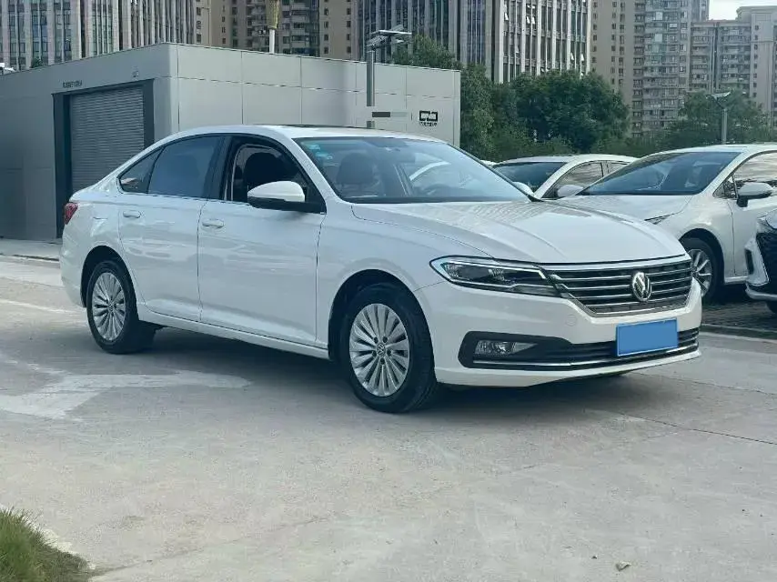 2018 VOLKSWAGEN LAVIDA thumbnail 3