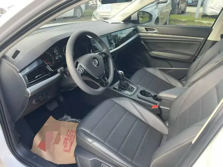 2018 VOLKSWAGEN LAVIDA thumbnail 4