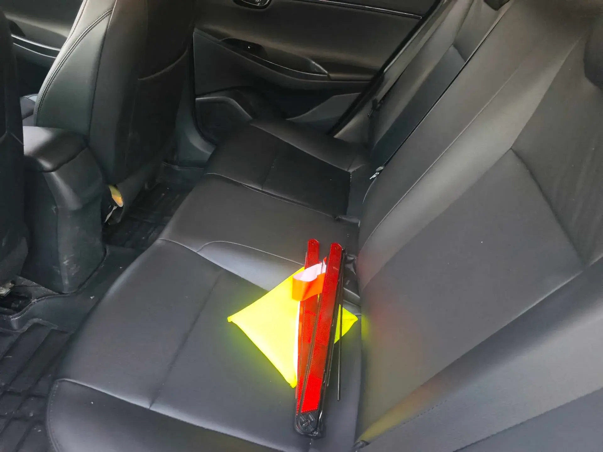 2017 HYUNDAI CELESTA thumbnail 4