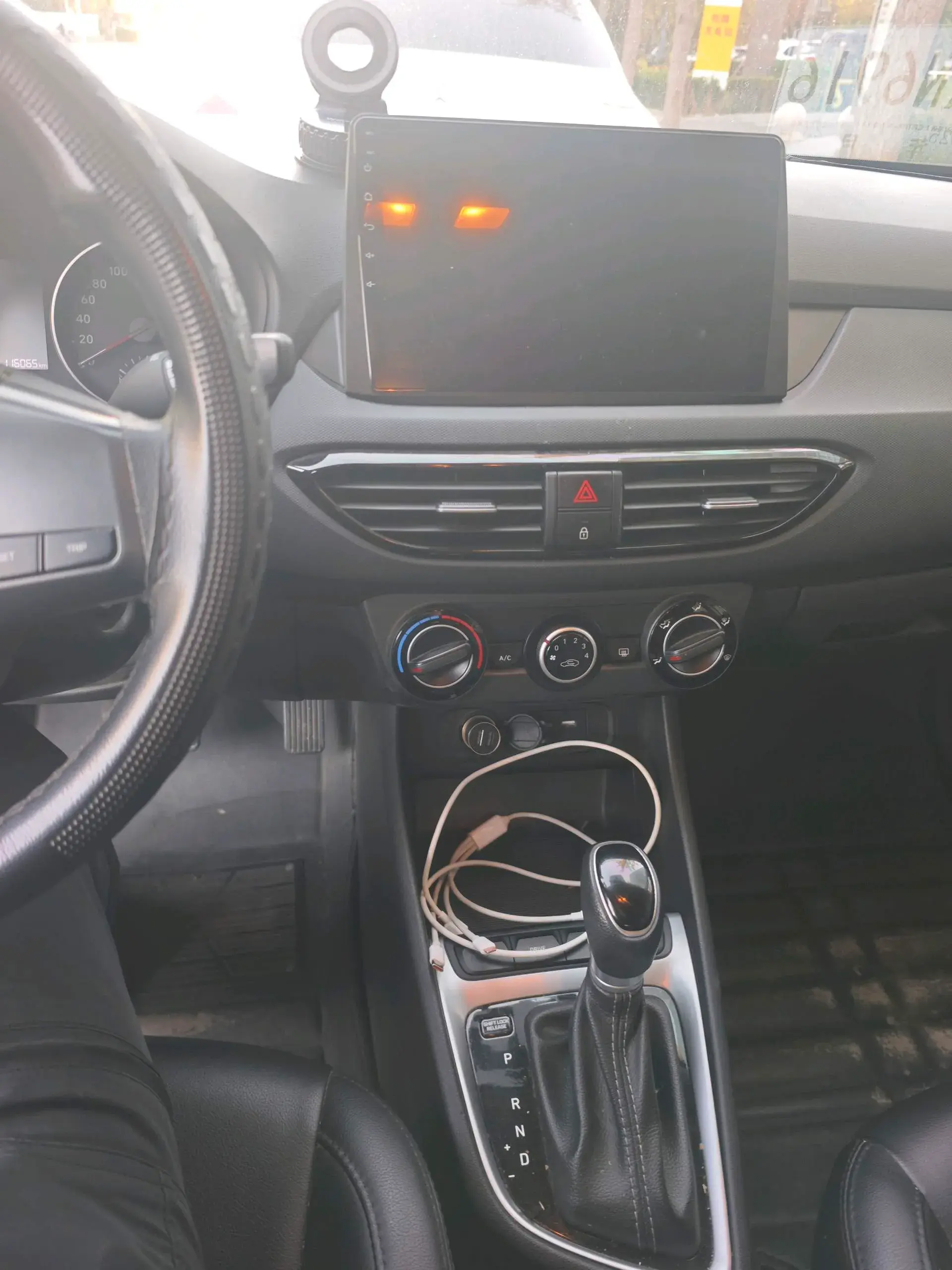 2017 HYUNDAI CELESTA thumbnail 3