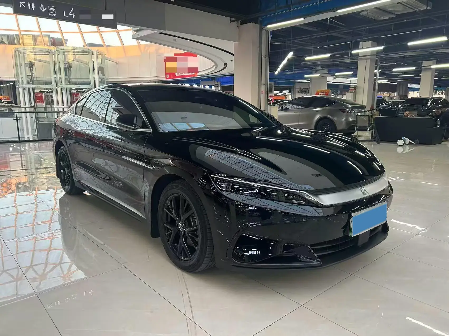 2024 BYD HAN thumbnail 3