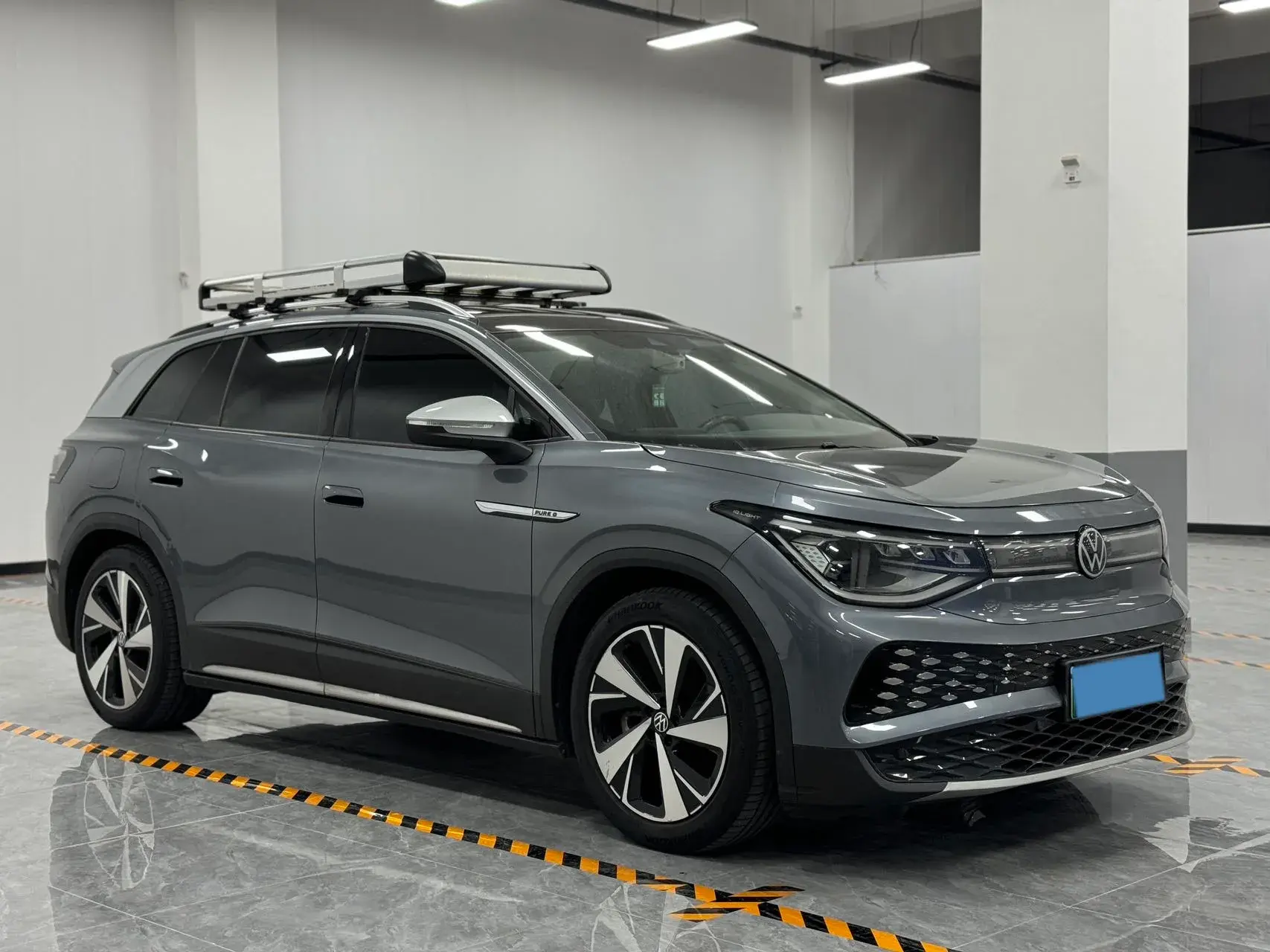 2021 VOLKSWAGEN ID.6 thumbnail 3