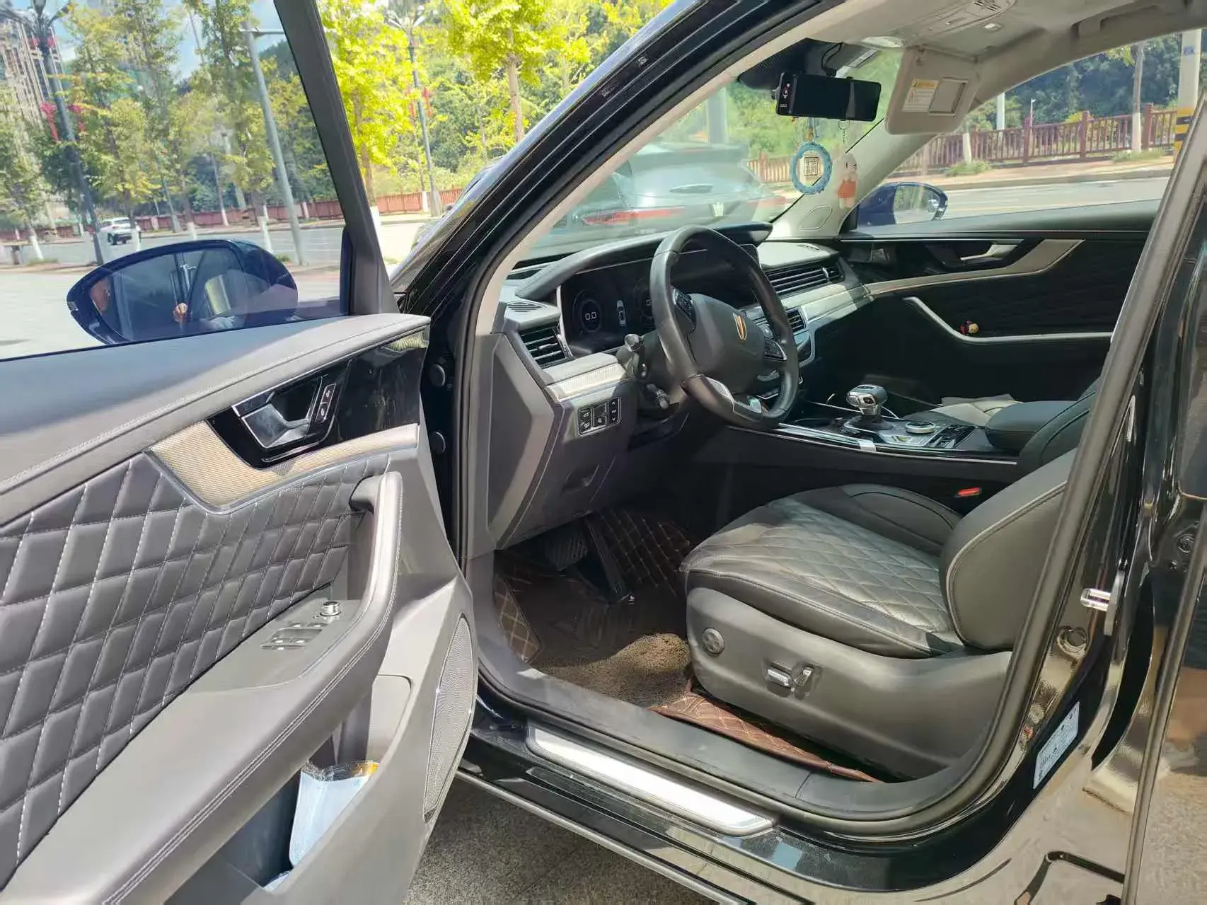 2019 HONGQI HS5 thumbnail 4