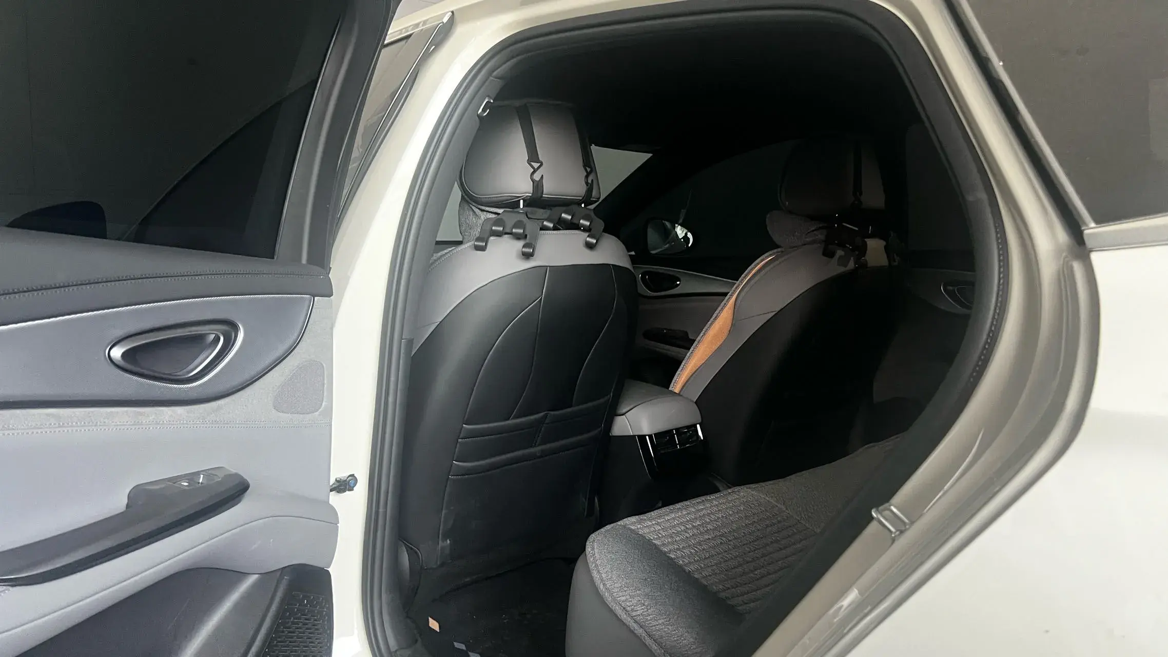 2025 BYD SEAL07 thumbnail 3