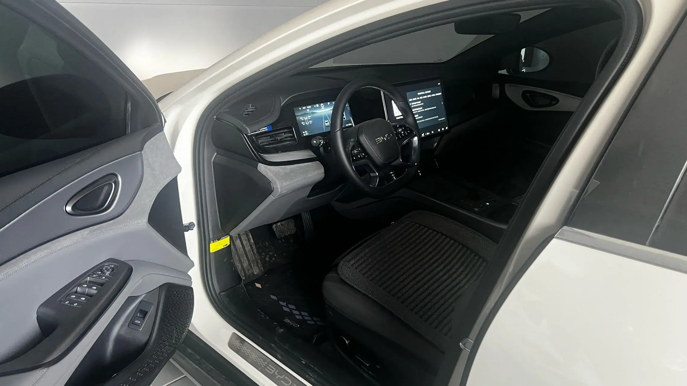 2025 BYD SEAL07 thumbnail 2