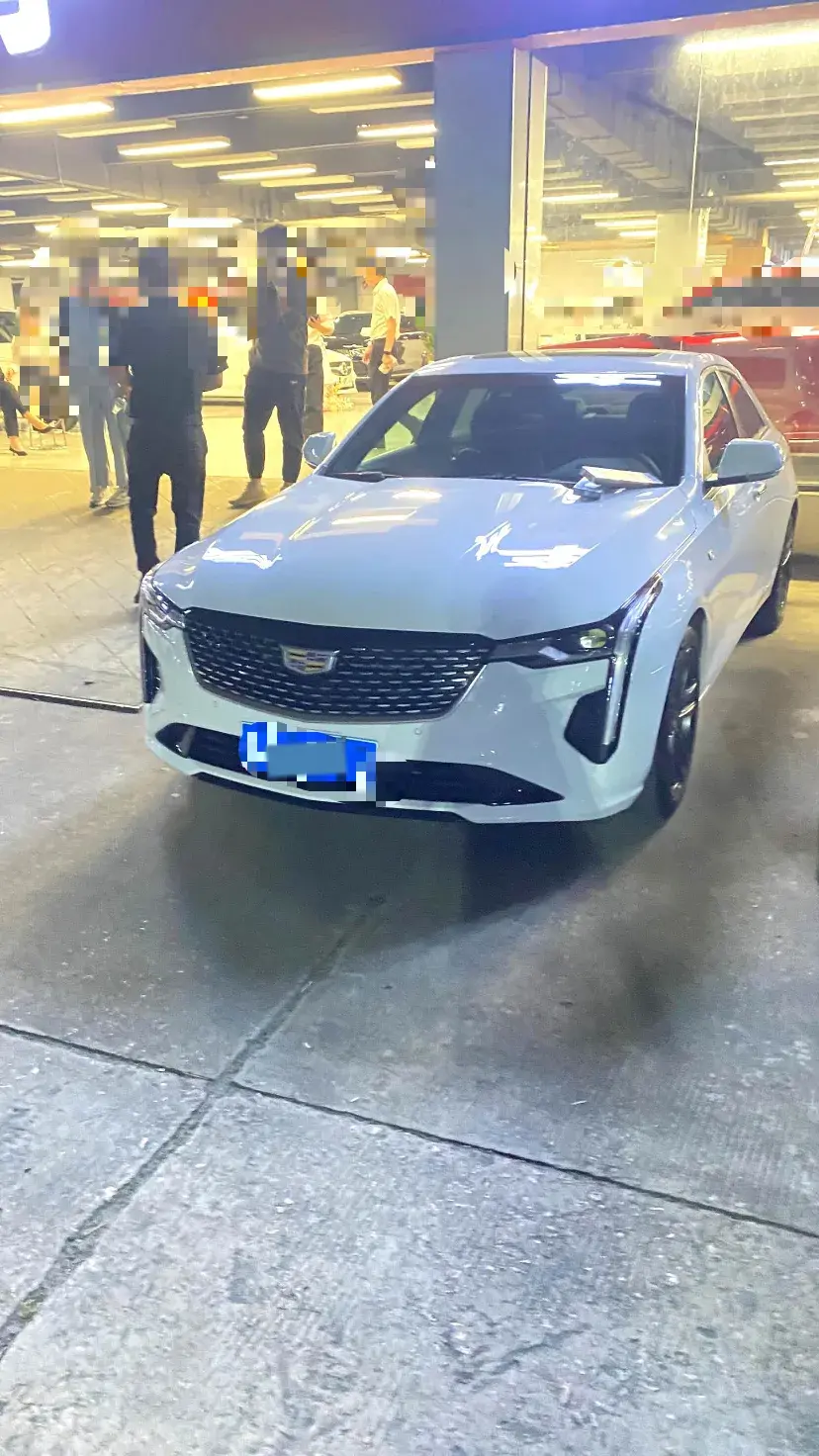 2022 CADILLAC CT4 view 1