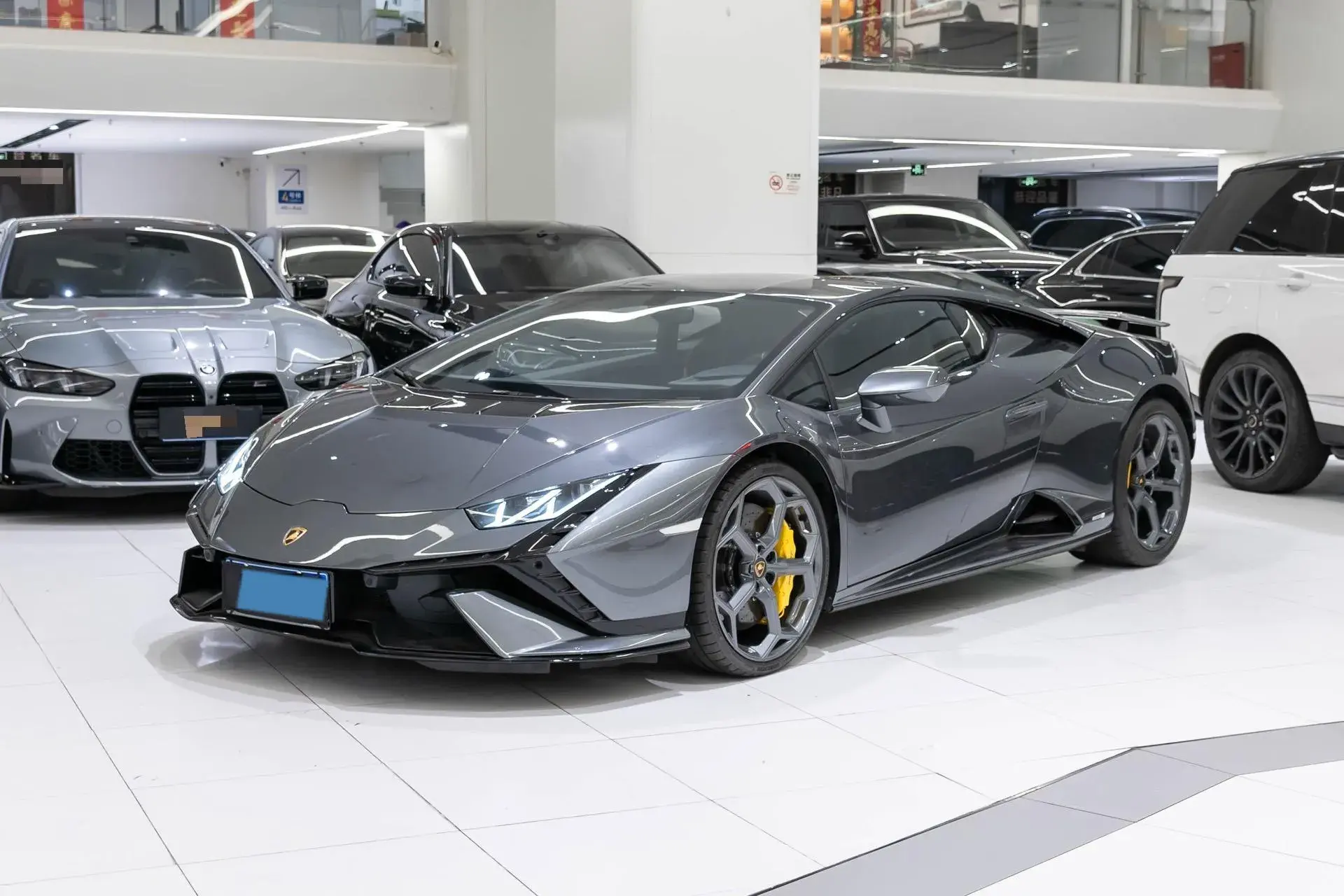 2023 LAMBORGHINI HURACÁN view 1