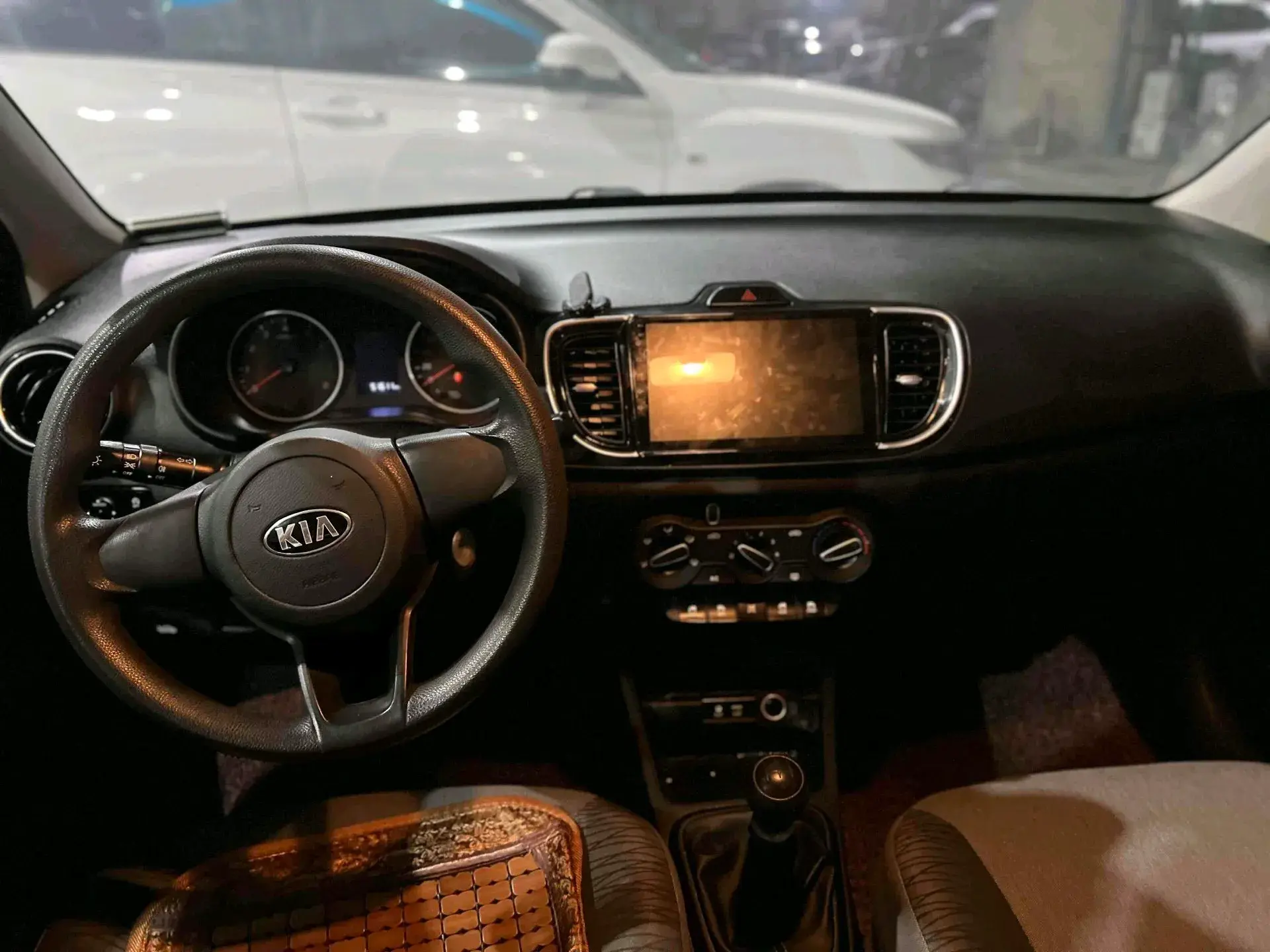 2017 KIA PEGAS thumbnail 3