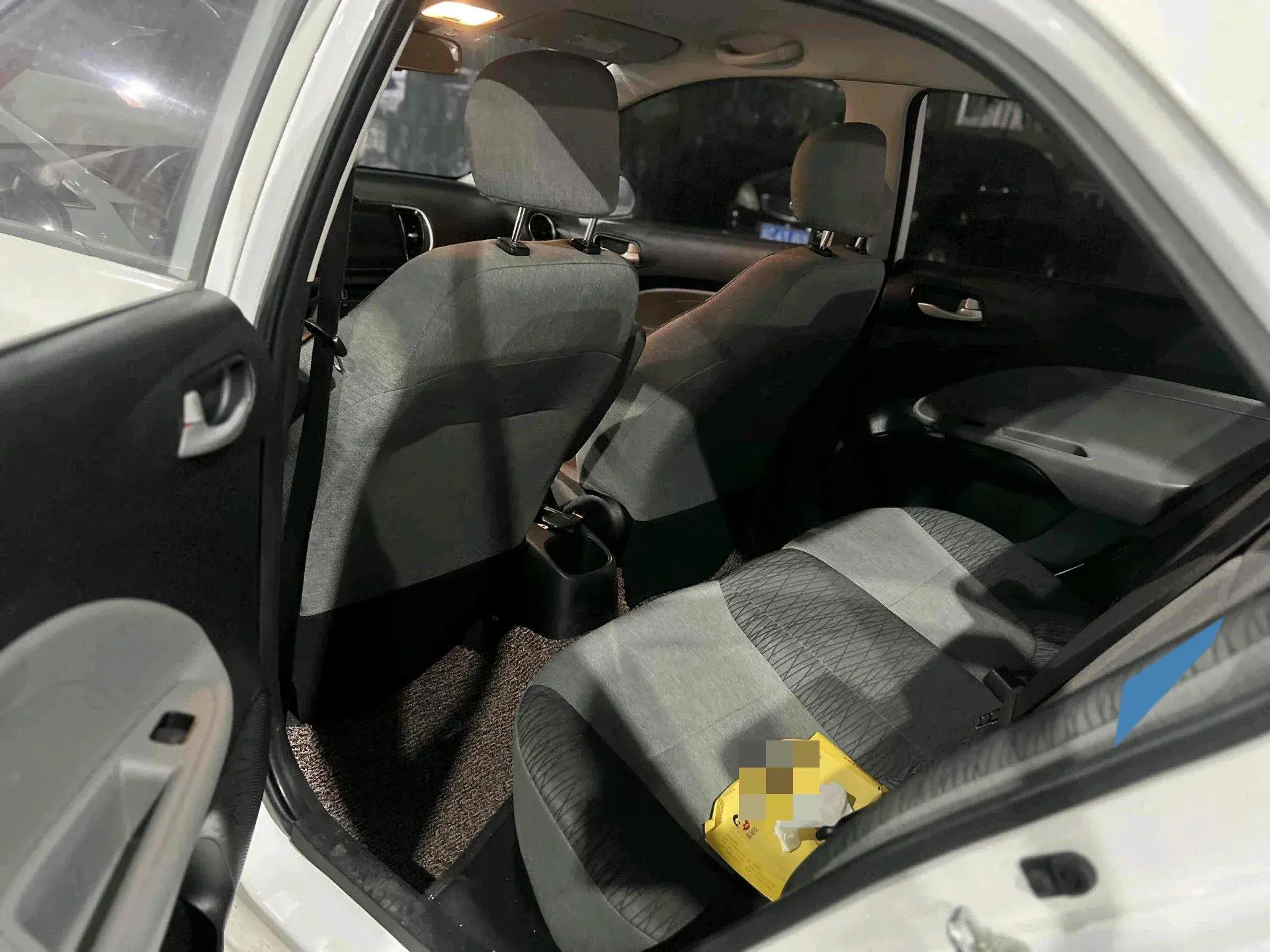 2017 KIA PEGAS thumbnail 4