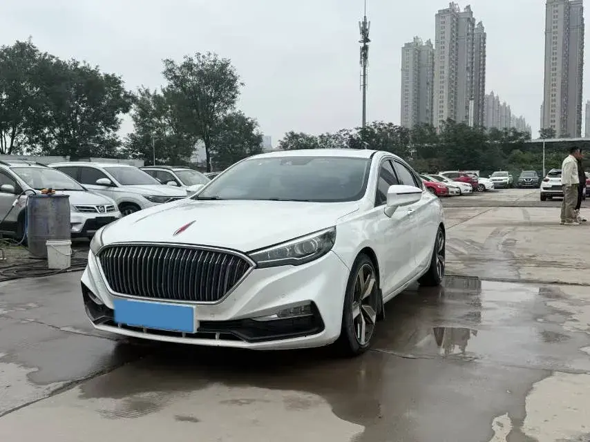 2022 HONGQI H5 view 1