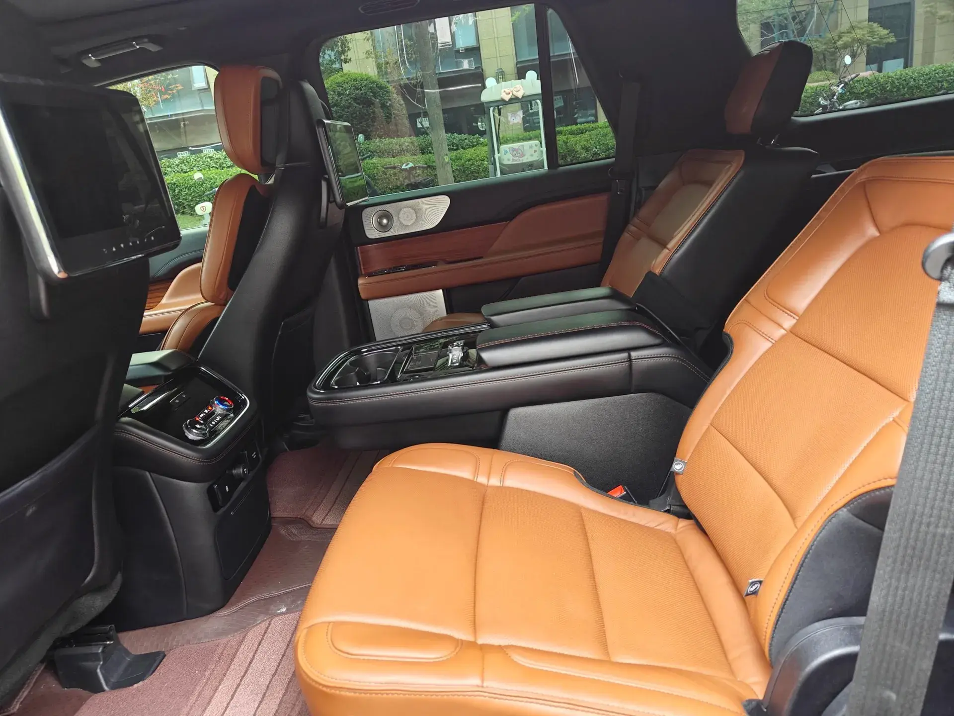 2019 LINCOLN NAVIGATOR thumbnail 3