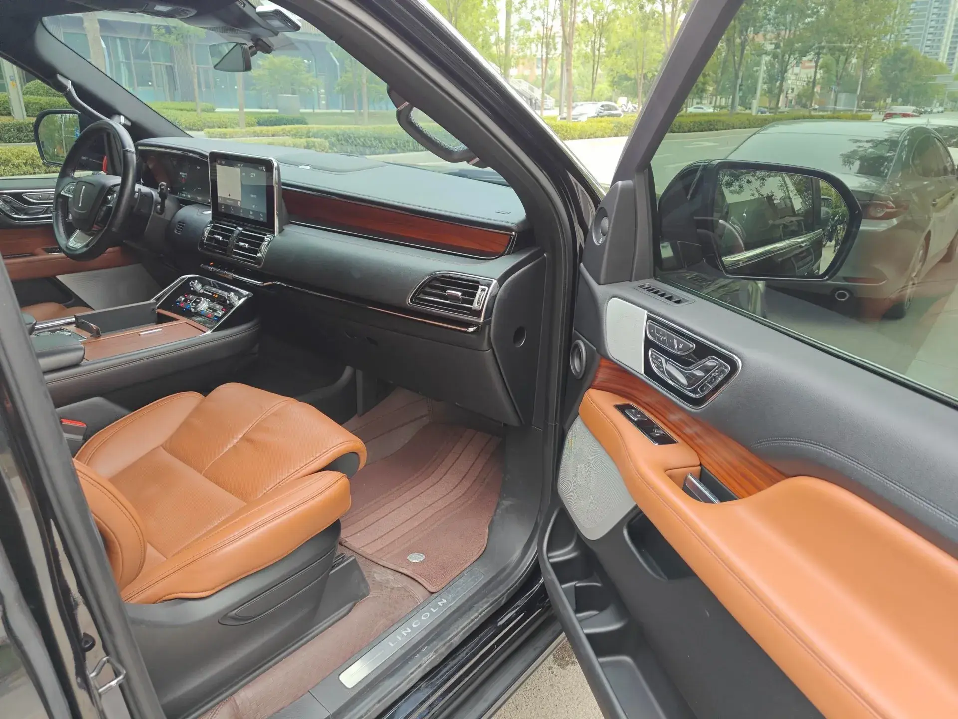 2019 LINCOLN NAVIGATOR thumbnail 2