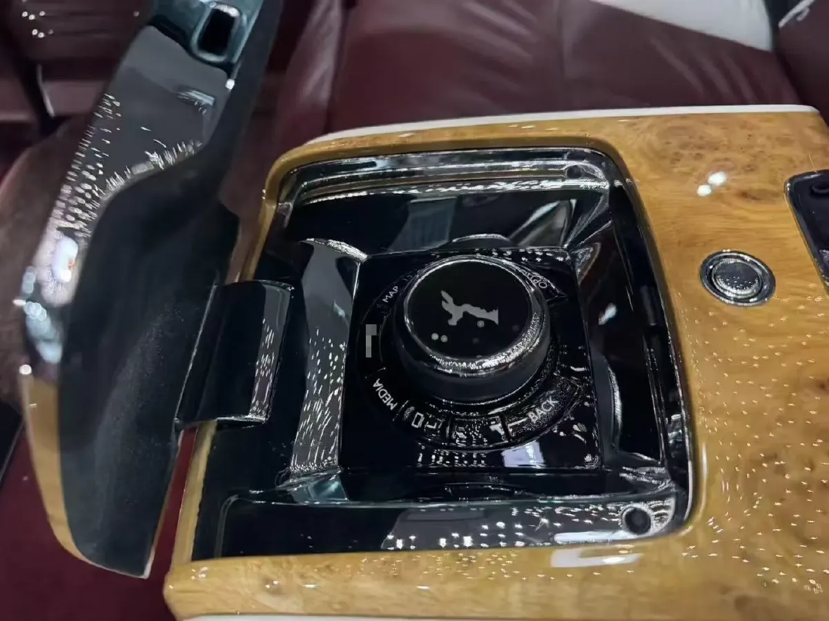 2018 Rolls-Royce Phantom 6.7T 571HP V12 8AT,autocango,china used car exporter,china ev exporter,chinese used car exporter,chinese used ev exporter