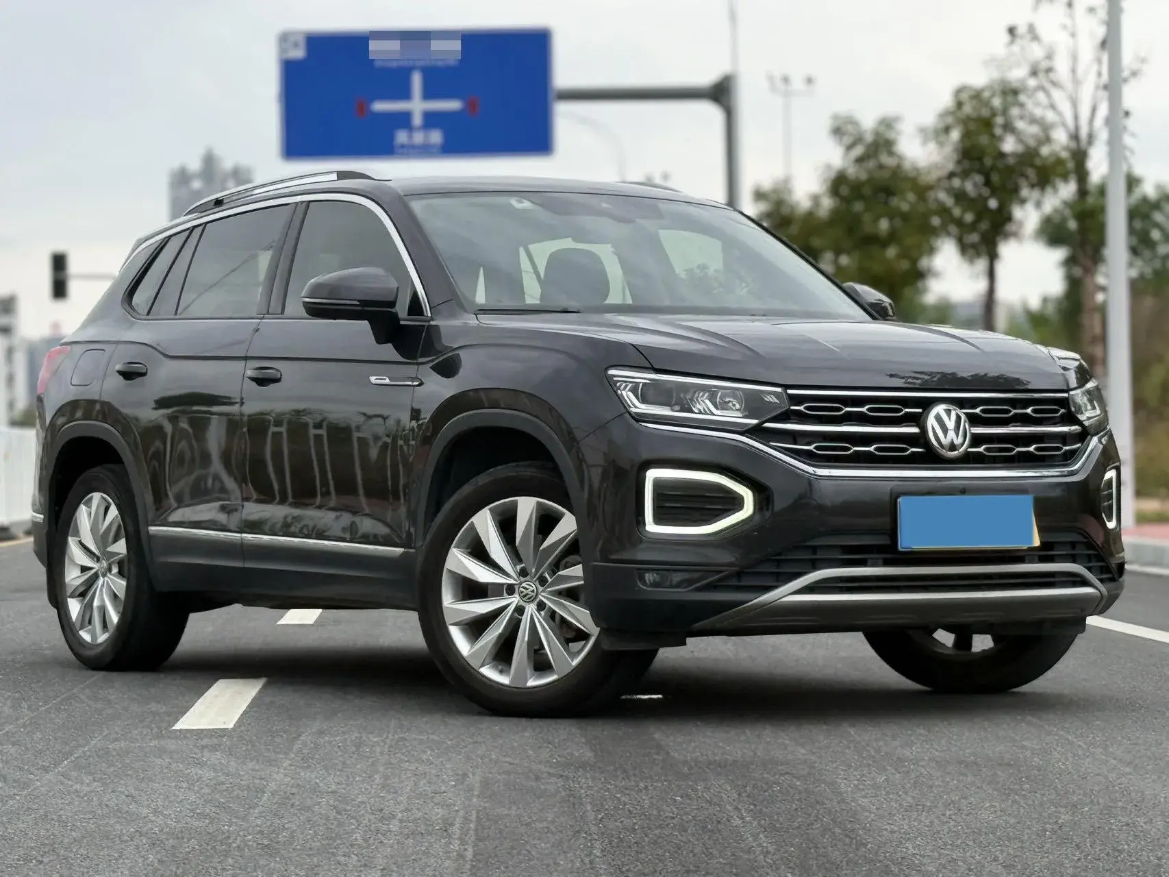 2020 VOLKSWAGEN TAYRON thumbnail 3
