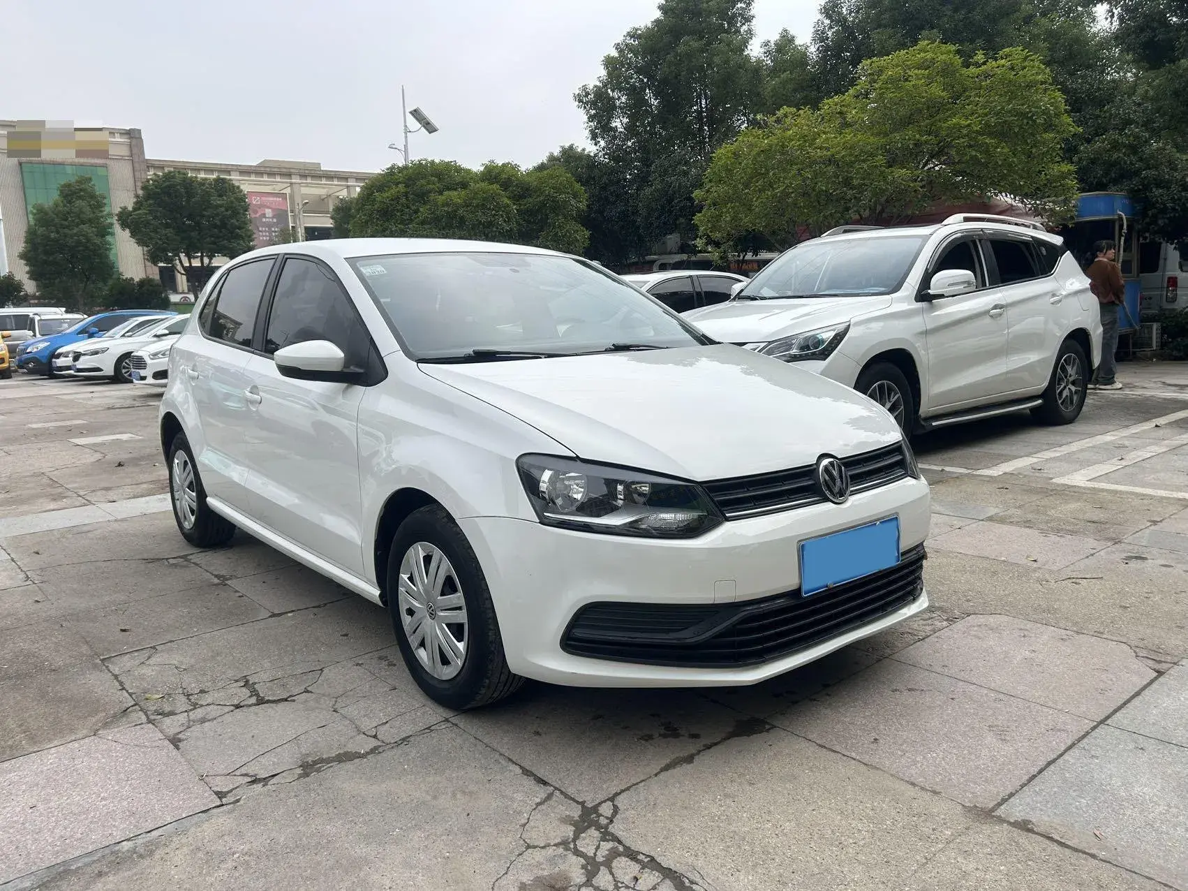 2016 VOLKSWAGEN POLO thumbnail 3
