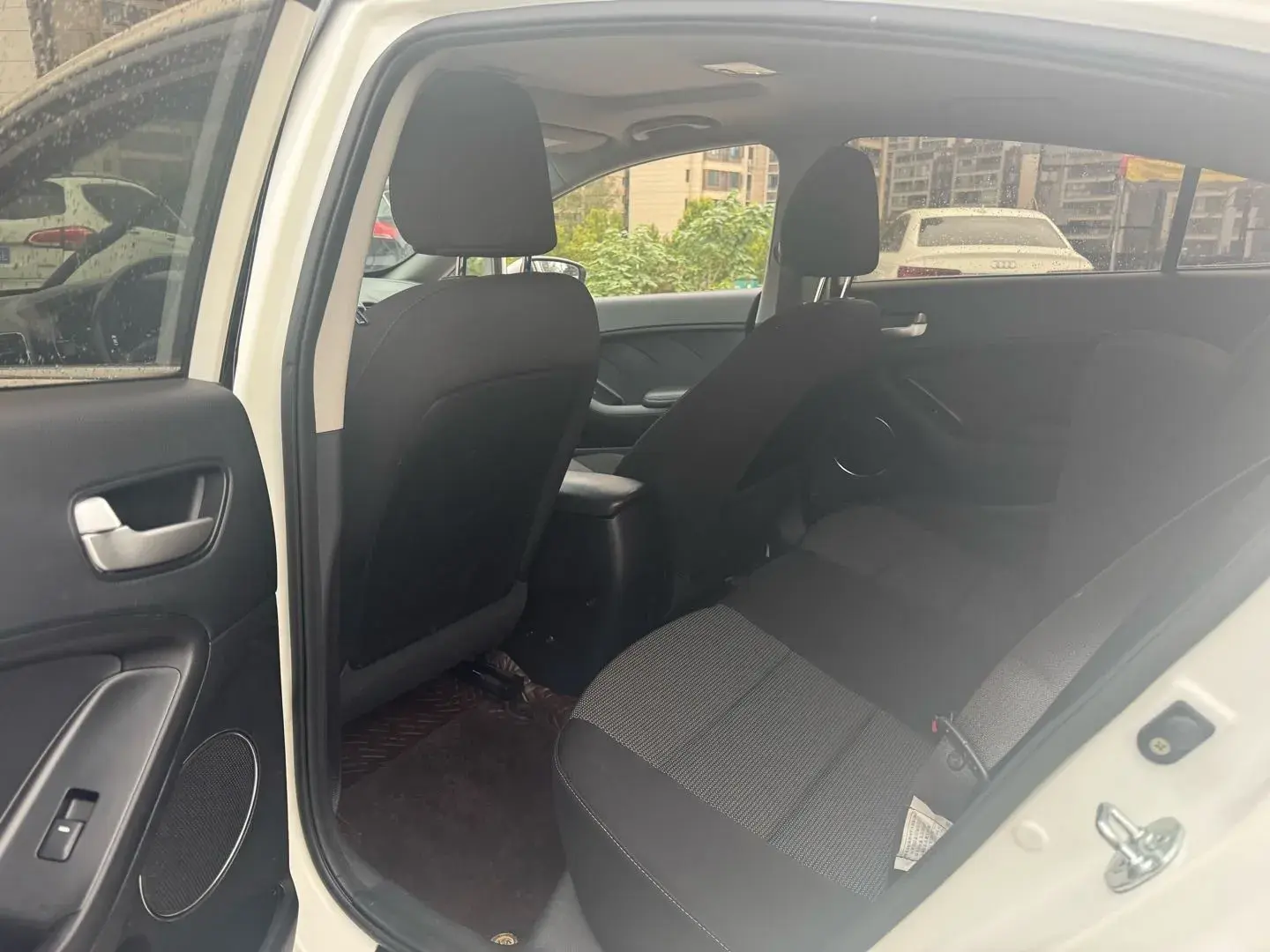 2016 KIA K3 thumbnail 4