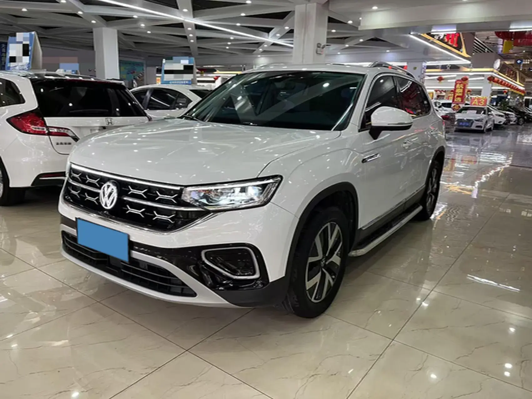 2023 VOLKSWAGEN TAYRON view 1