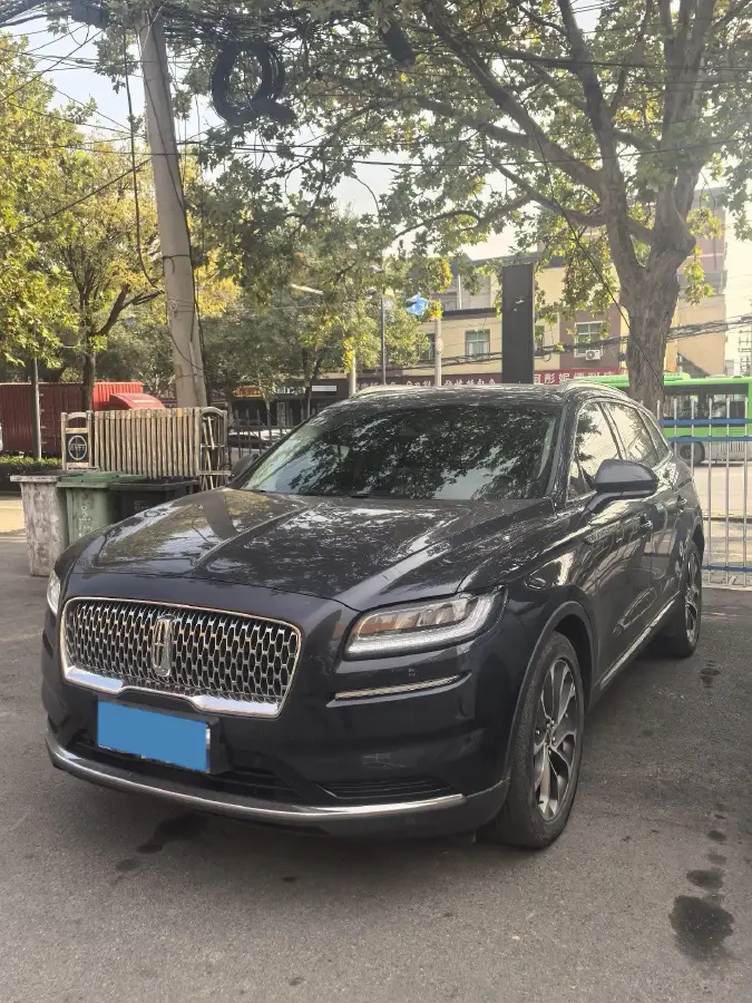 2021 Lincoln Nautilus 2.0T 245HP L4 8AT